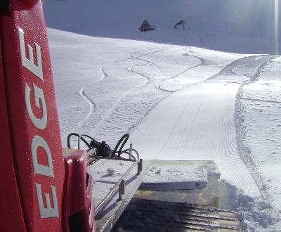 28-6-12 - The Edge Groomer laying down some fresh corduroy