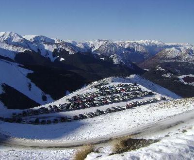 7-7-12 - Busy carpark