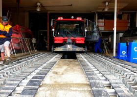 Taking-the-tracks-off-the-groomer